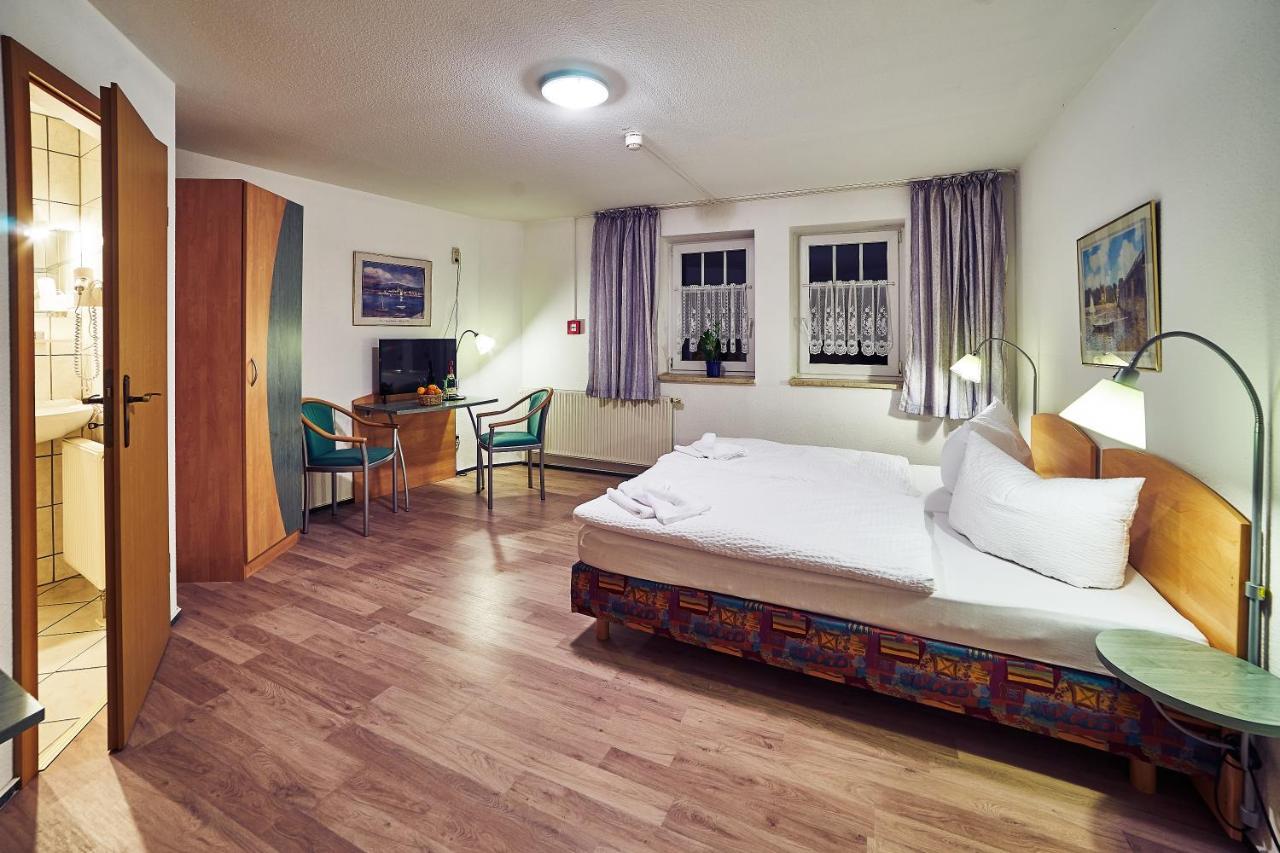 Gasthof Zum Baren Hotell Gernrode  Exteriör bild