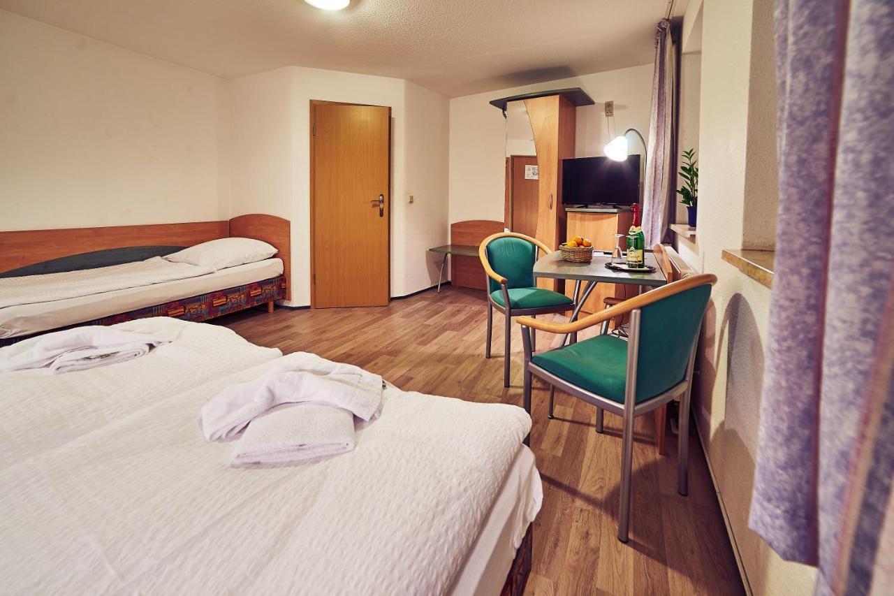 Gasthof Zum Baren Hotell Gernrode  Exteriör bild